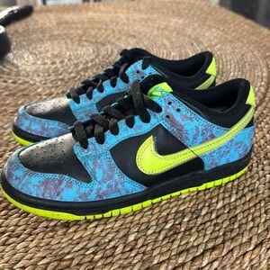 Nike Kid's Dunk Low SE GS Shoes - Multi / Black / Baltic Blue / Volt